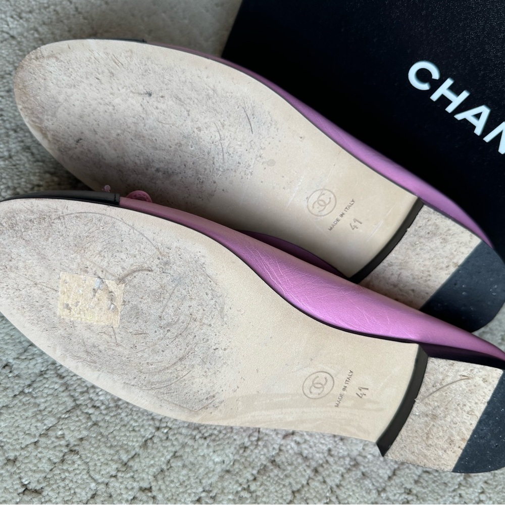 CHANEL Two-Tone Pink and Black Flats 41 - Picture 8 of 9